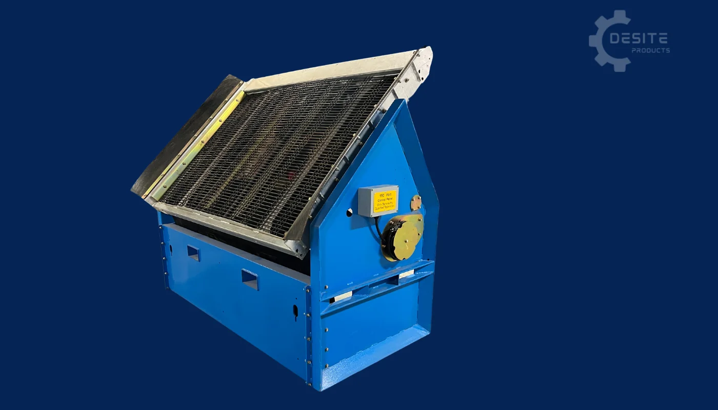 Tilting screen deck side view